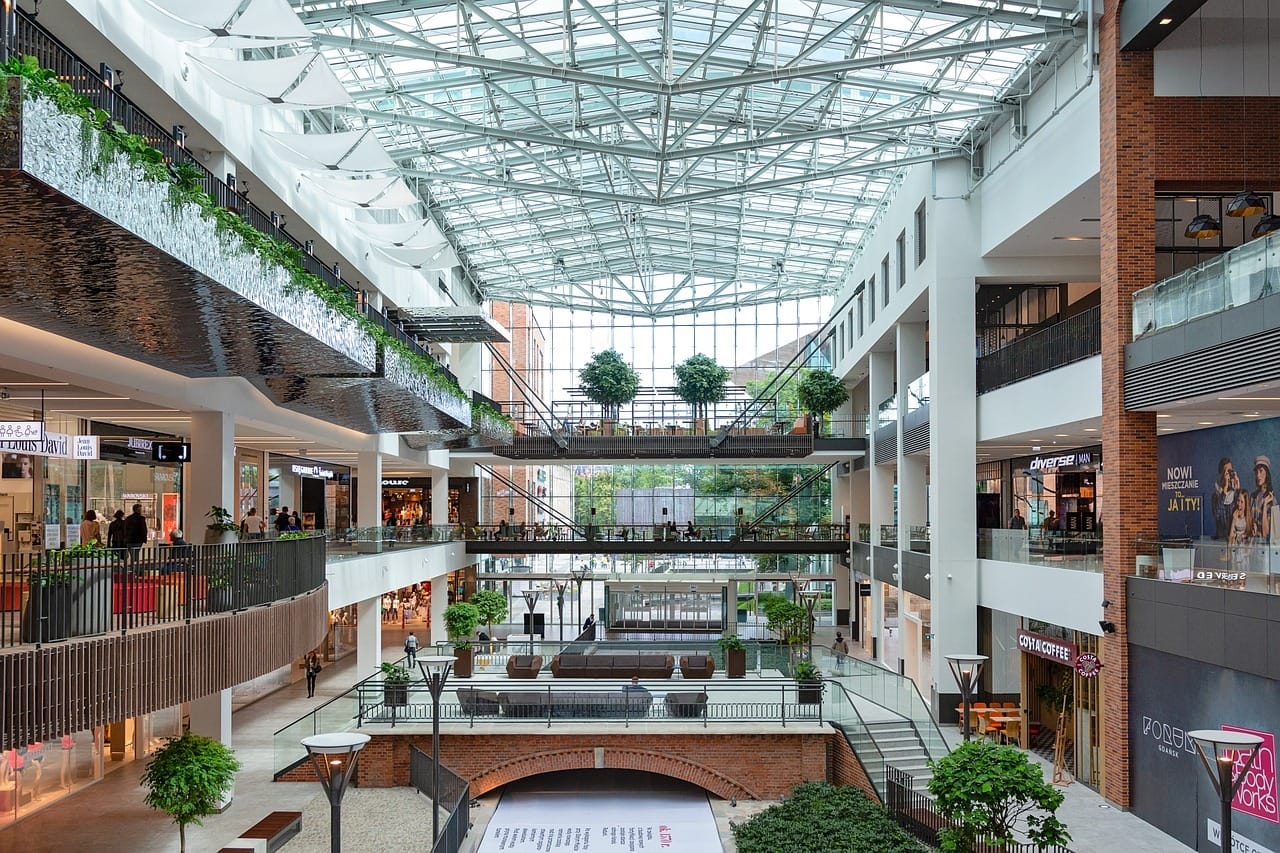 shopping-mall-3521181_1280.jpg